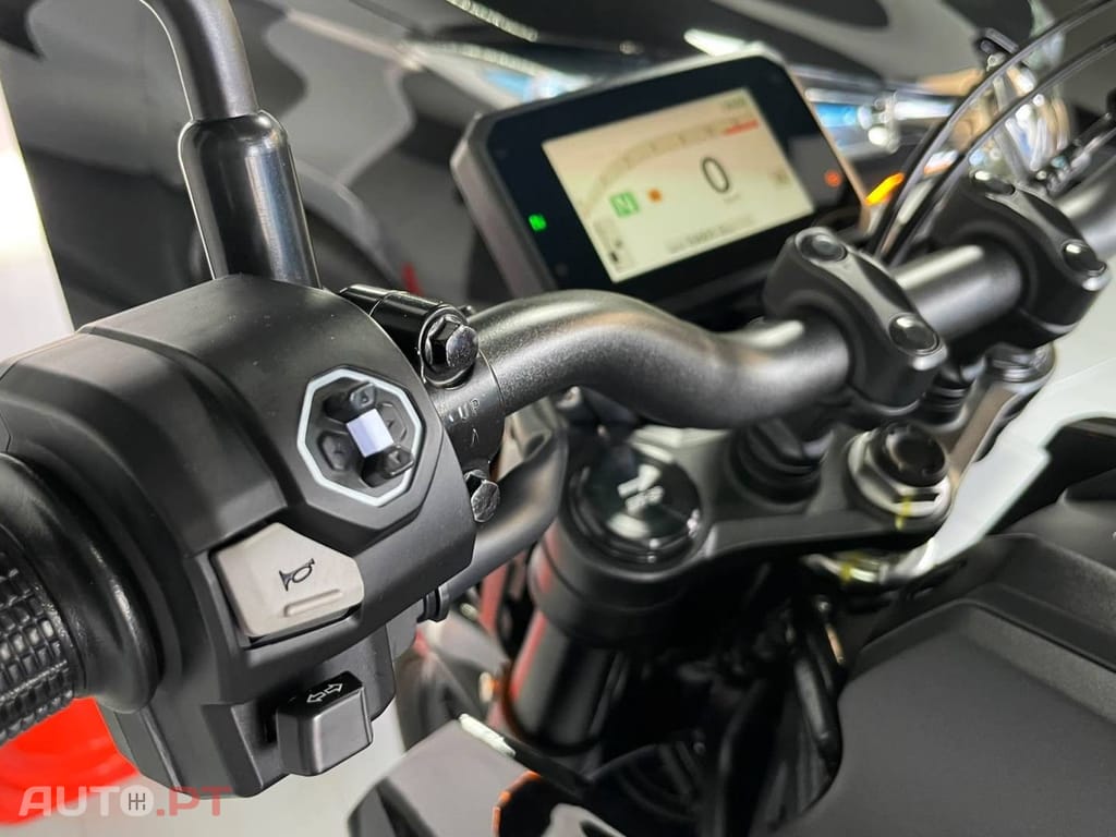 Honda CB 125 R