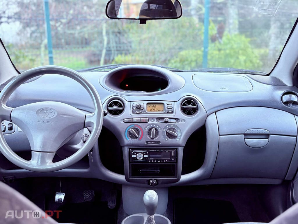 Toyota Yaris 1.0 Base C/Radio