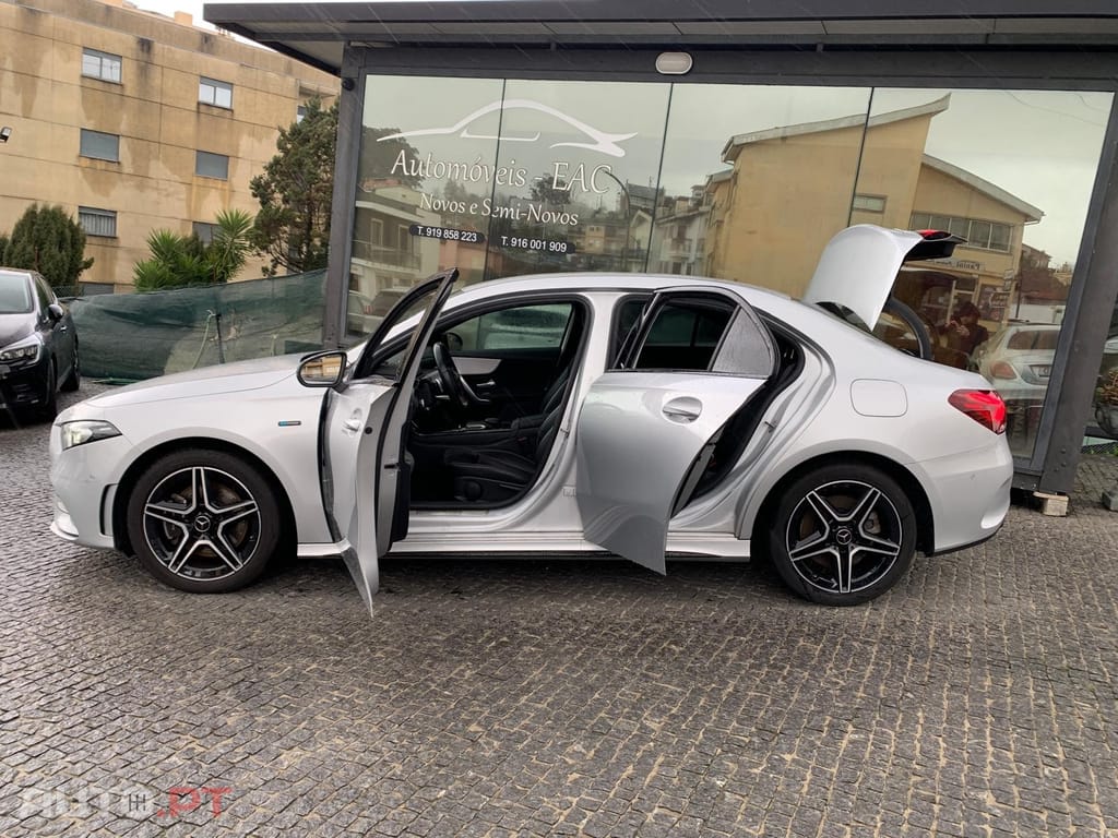 Mercedes-Benz A 250 e AMG Line