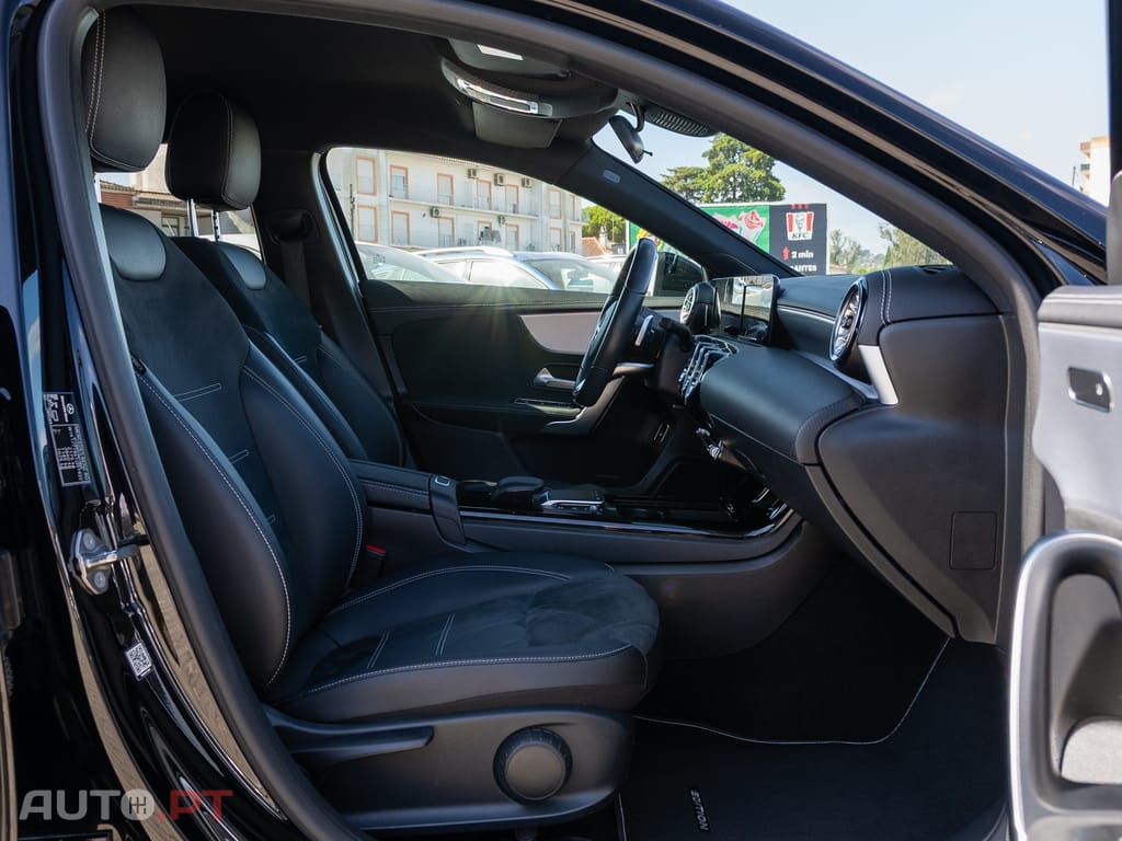 Mercedes-Benz A 250 e 8G-DCT AMG Line — fotografia 17