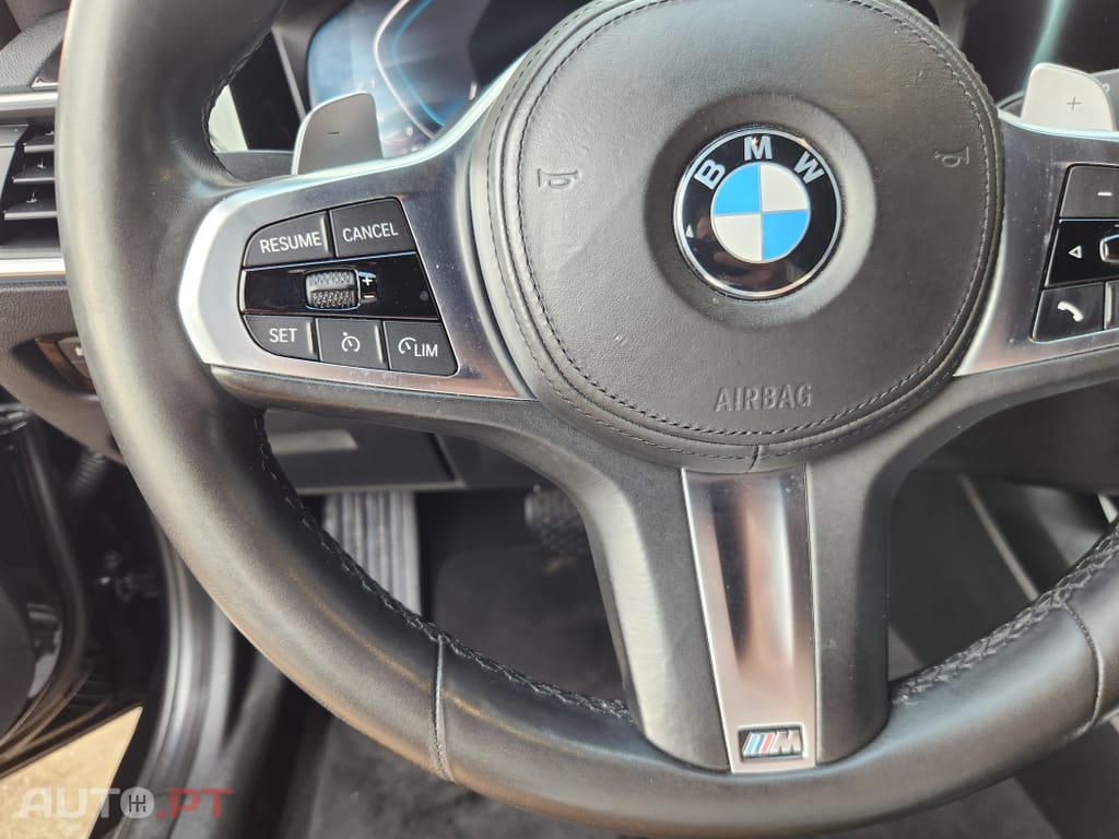 BMW 330 e Line Sport Auto
