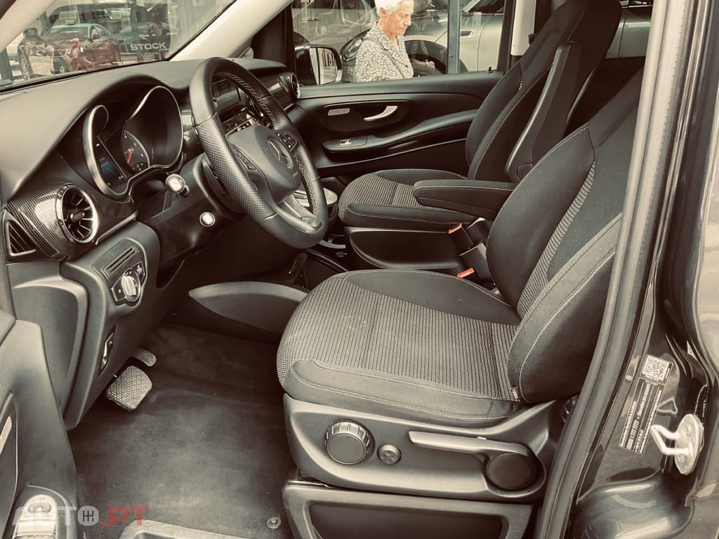 Mercedes-Benz V 220 D  Longo 7 Lug