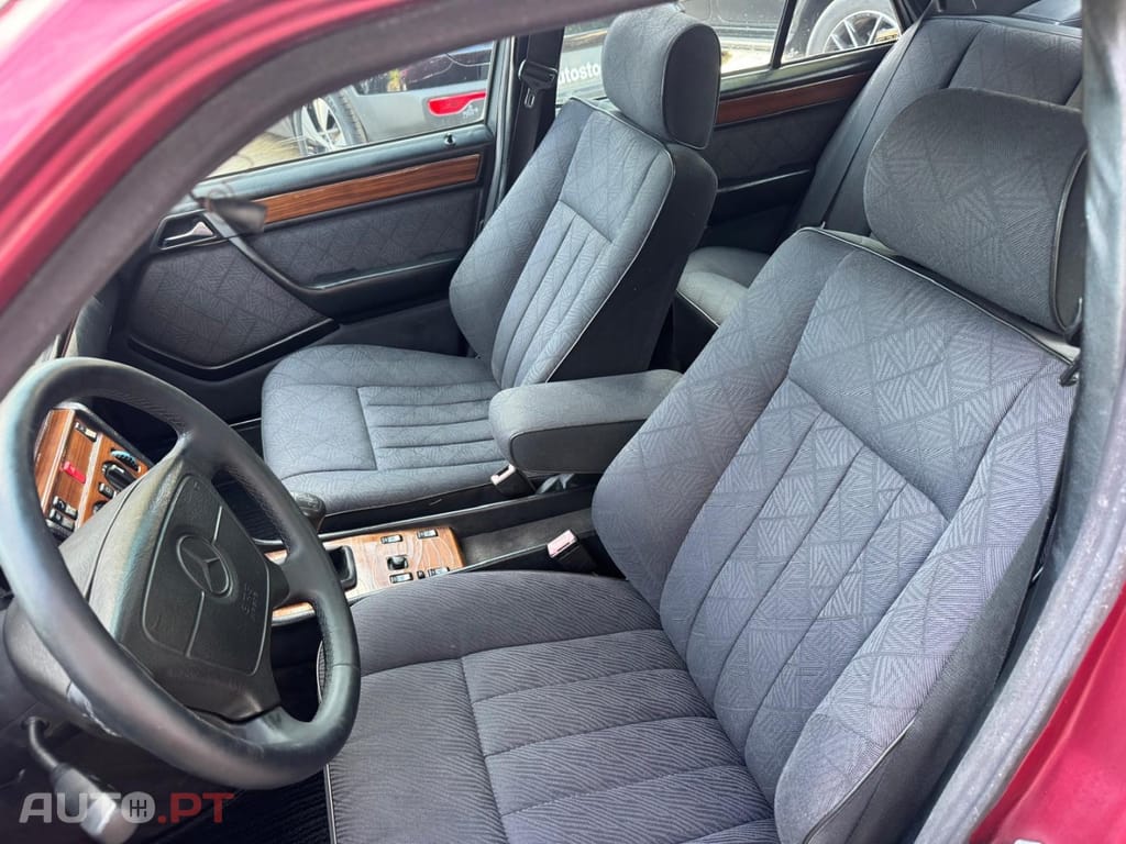 Mercedes-Benz E 250 TD