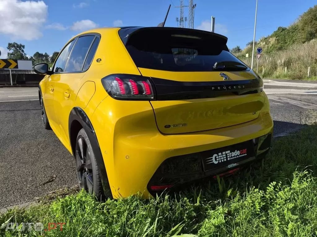 Peugeot E-208 50 kWh GT