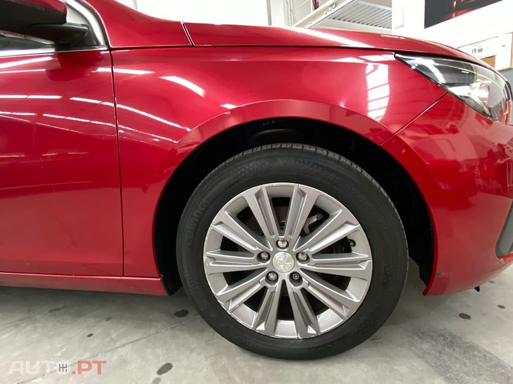 Peugeot 308 1.2 PureTech Allure EAT8
