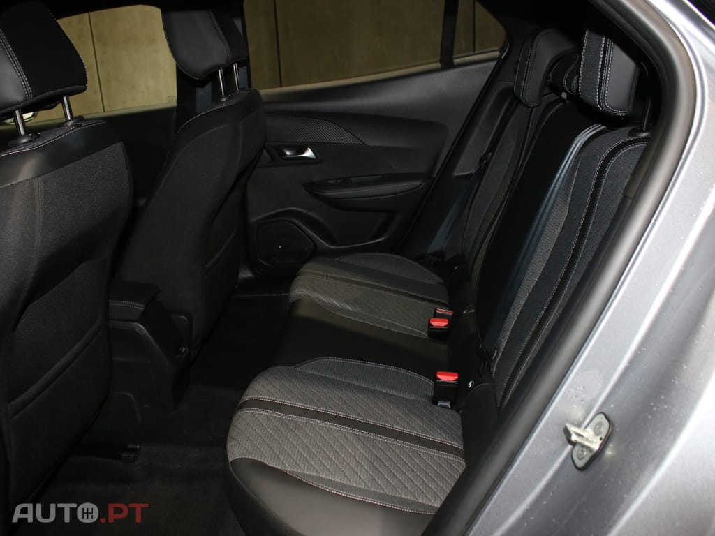 Peugeot 2008 1.2 PureTech Allure