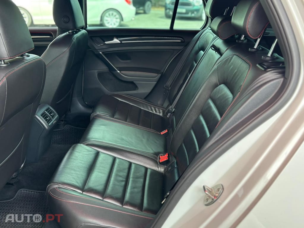 Volkswagen Golf 2.0 TSi GTi DSG Performance