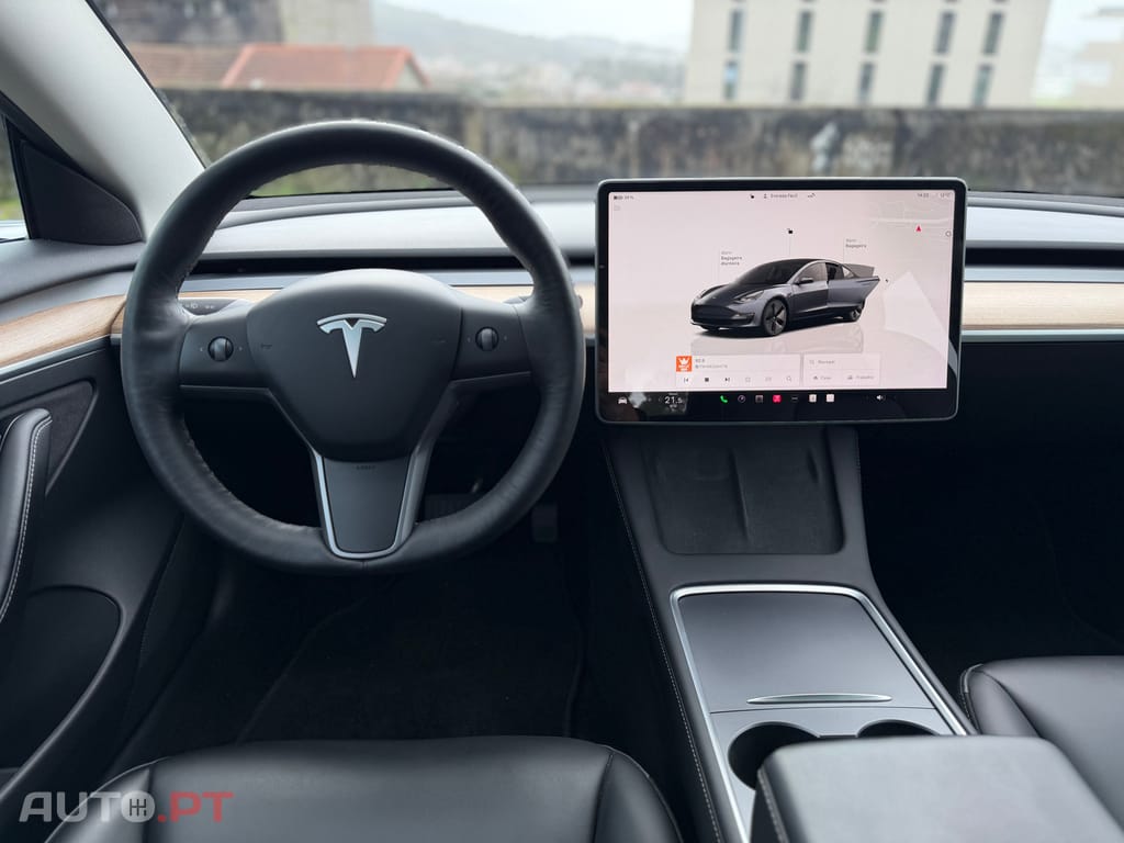 Tesla Model 3 Standard Range Plus RWD