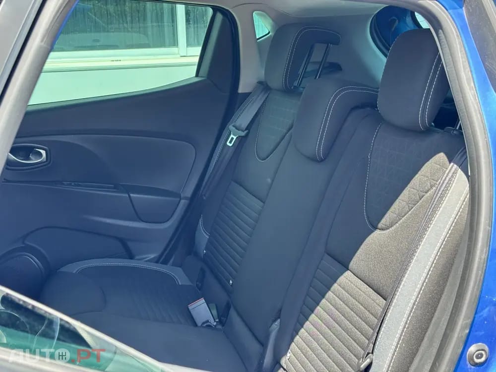 Renault Clio Outro