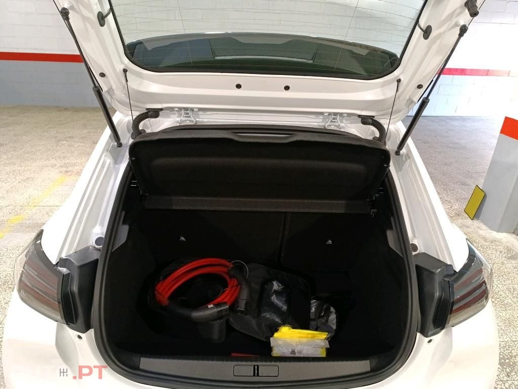 Peugeot E-208 50 kWh Active