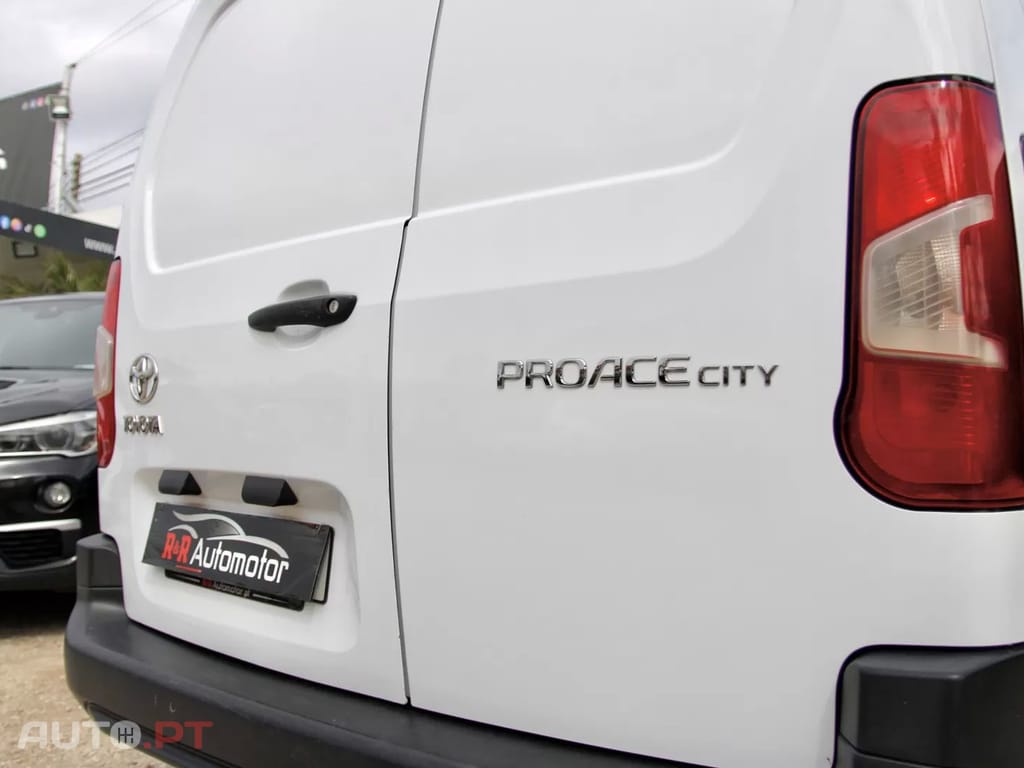 Toyota Proace City Proace City 1.5D L1 Comfort IVA DEDUTÍVEL