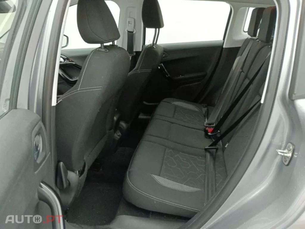 Peugeot 2008 1.5 BlueHDi Active