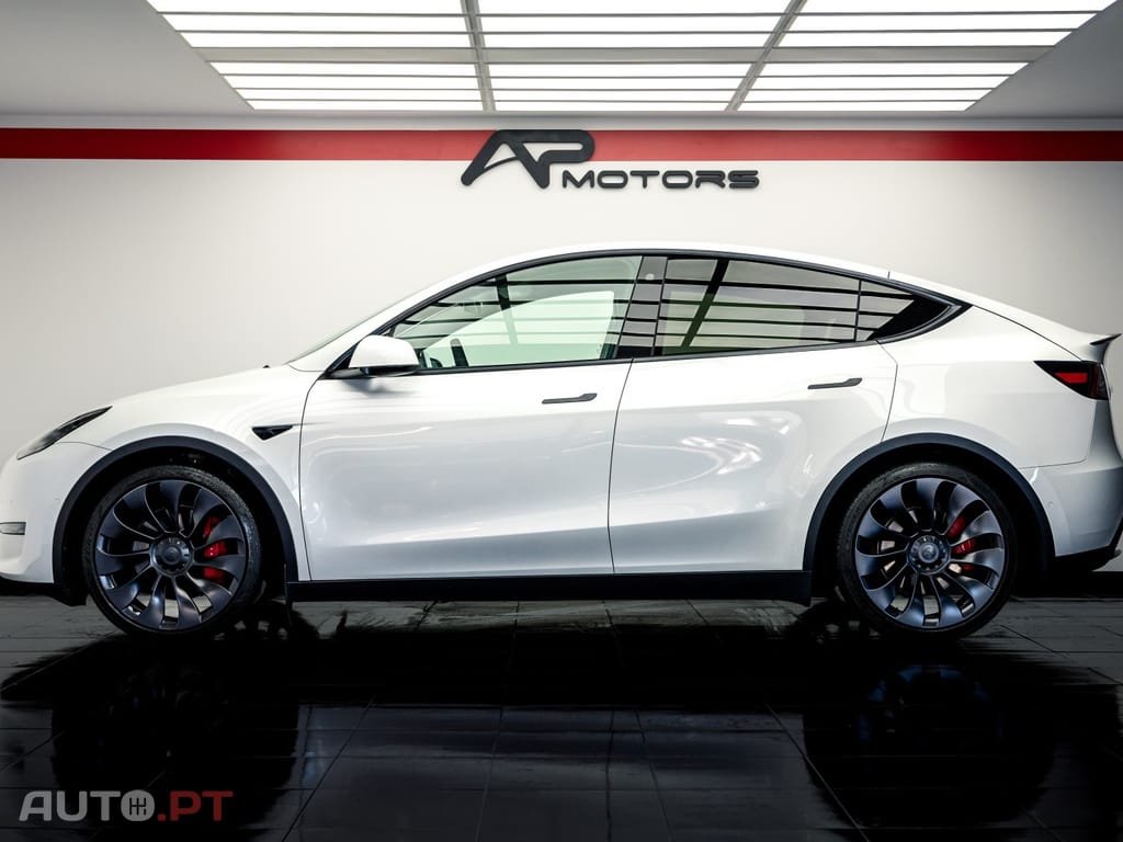 Tesla Model Y Performance Dual Motor AWD