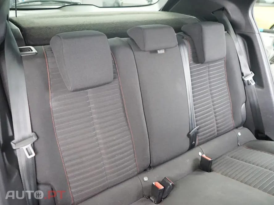 Peugeot 2008 1.2 PureTech Allure