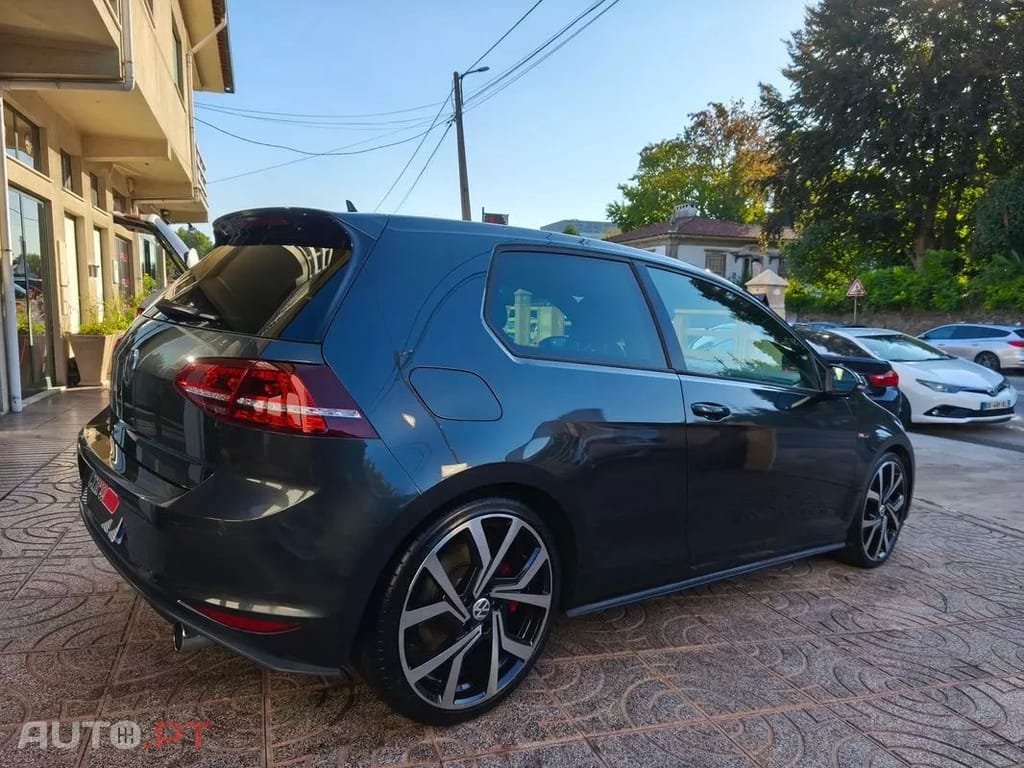 Volkswagen Golf  Gti Performance Bluemotion