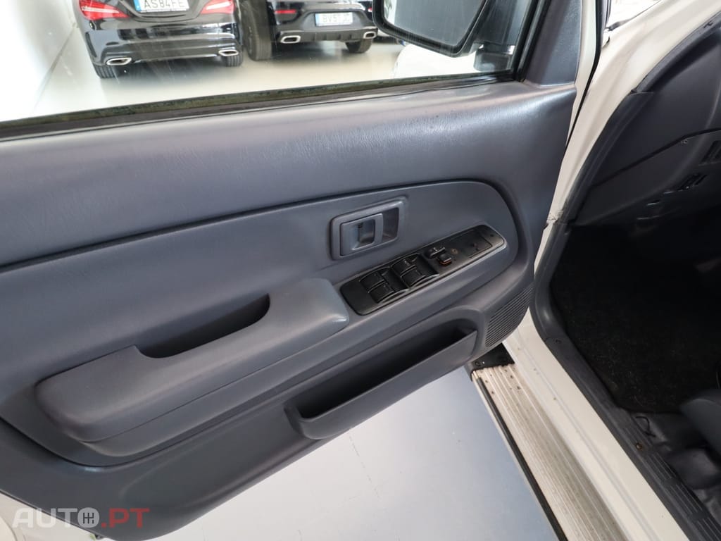 Toyota Hilux 2.5 D-4D CE AC