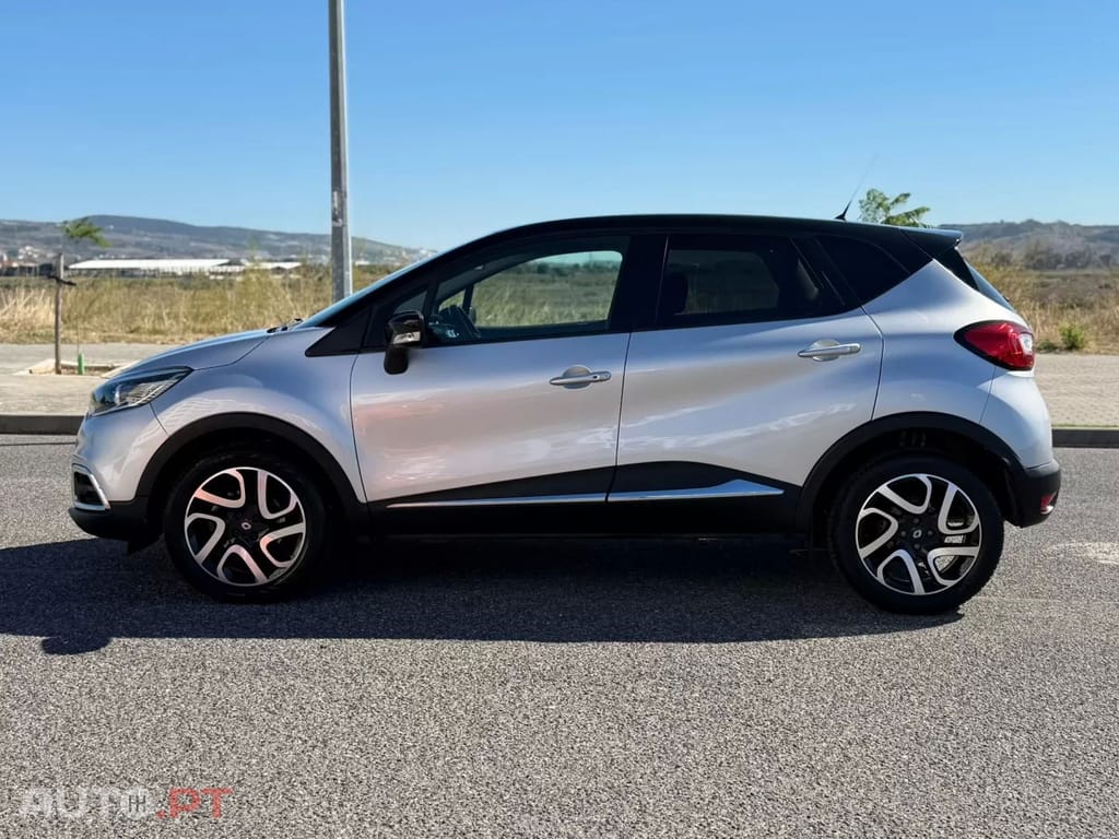 Renault Captur TCe 120 EDC Dynamique — fotografia 3