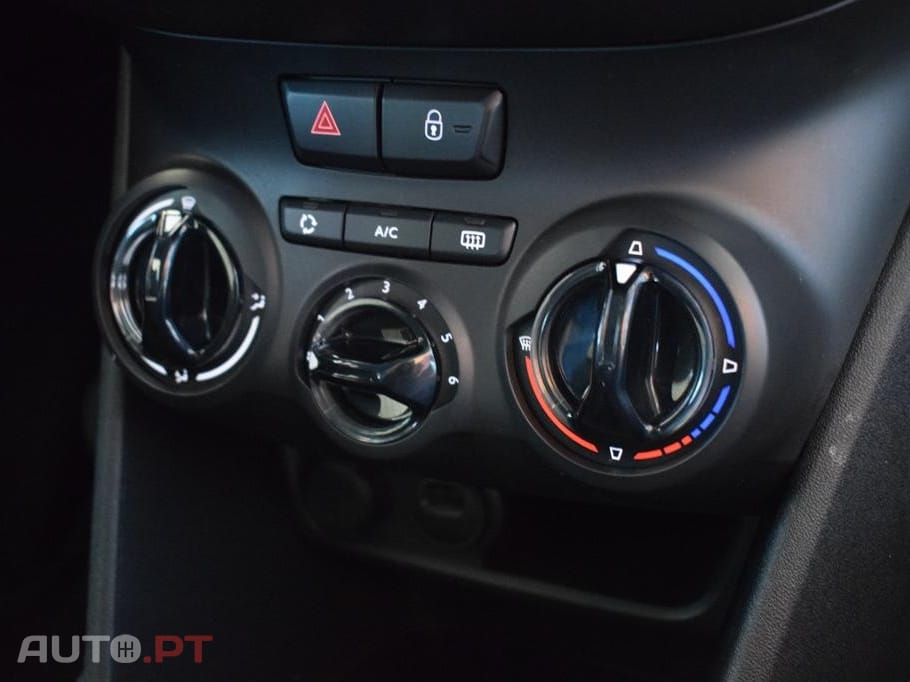 Peugeot 208 1.2 PureTech Signature