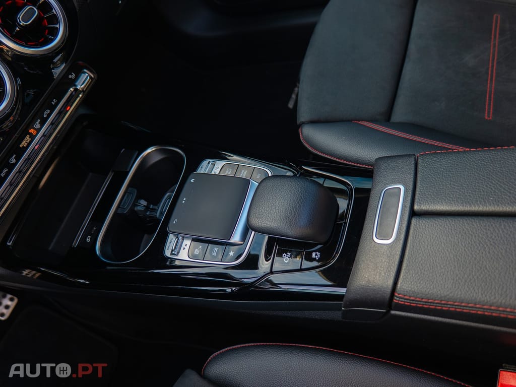 Mercedes-Benz A 35 AMG 4Matic Speedshift DCT 7G