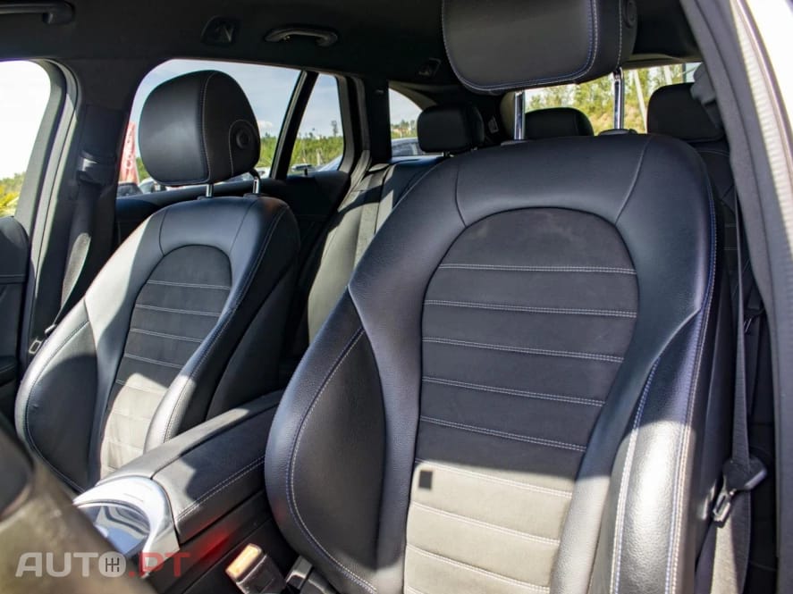 Mercedes-Benz C 300 de AMG Line Night Edition Station