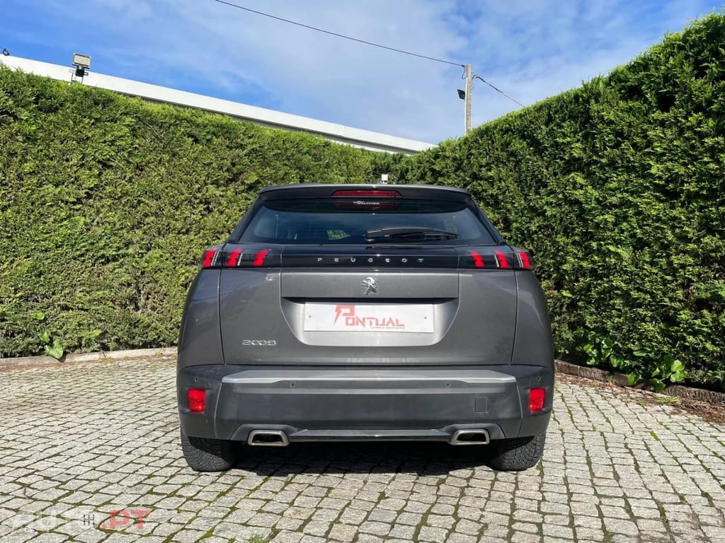 Peugeot 2008 1.2 PureTech Active Pack EAT8 — fotografia 15