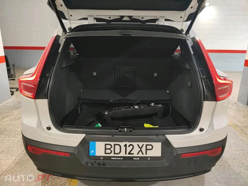 Volvo XC40 1.5 T2 Plus Dark Auto