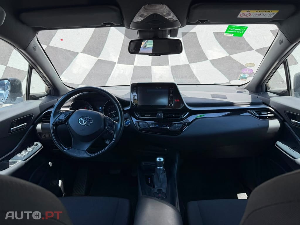 Toyota C-HR 1.8 Hybrid Exclusive