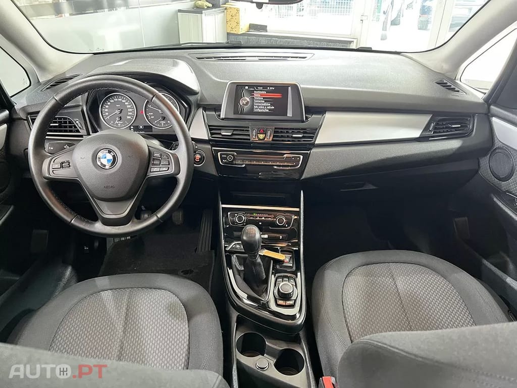 BMW 214 d Advantage