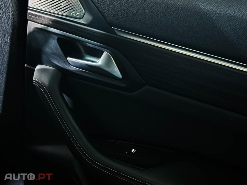 Peugeot 508 SW e-EAT8 225