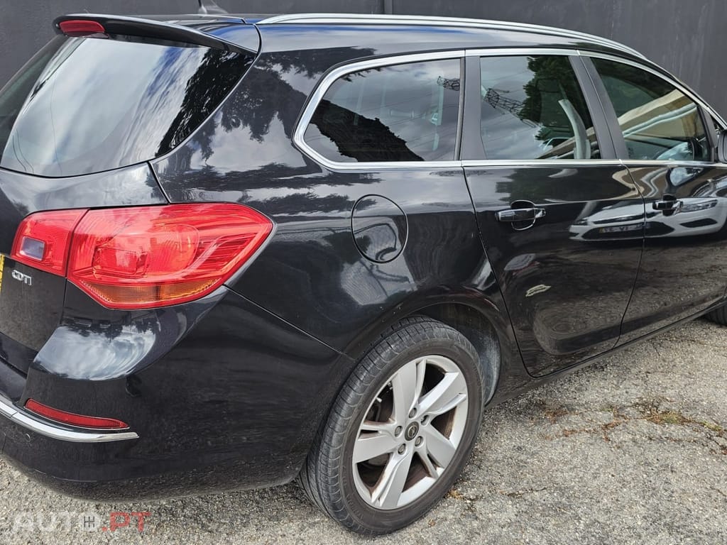 Opel Astra 1.6 CDTi Executive Start/Stop