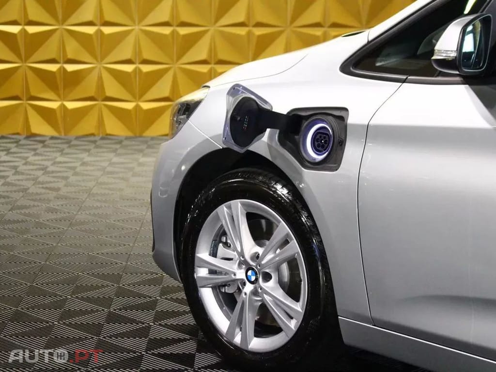 BMW 225 Line Luxury