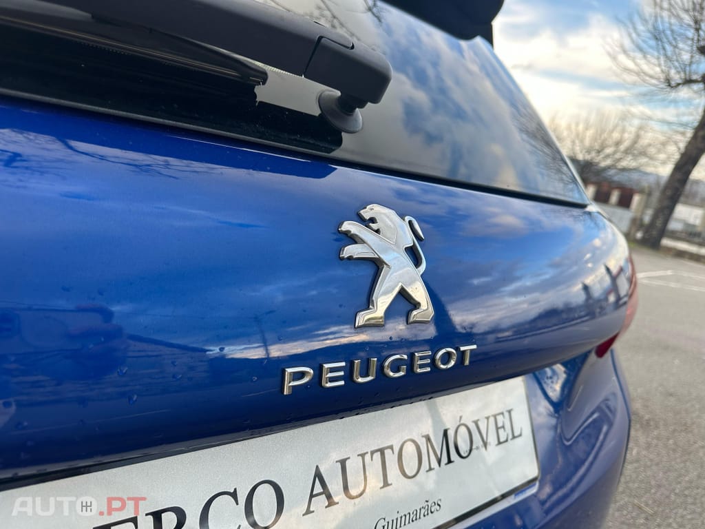 Peugeot 2008 1.5 BlueHDi Allure EAT6