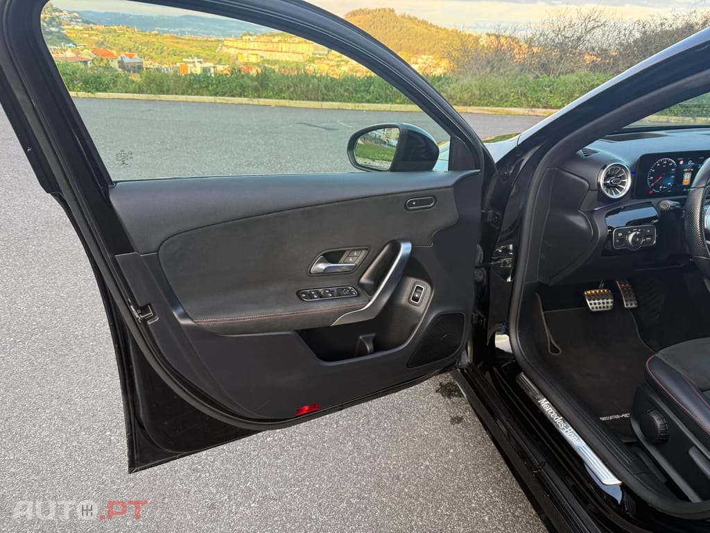 Mercedes-Benz A 250 e AMG Line