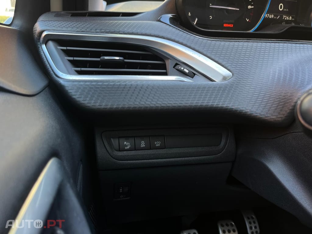 Peugeot 208  1.2 e-THP Féline