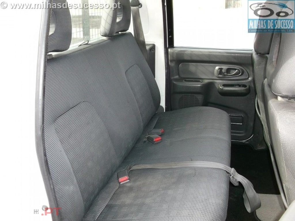 Mitsubishi L200 2.5 TD 4X2 CD (C/IVA)