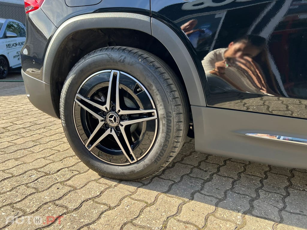 Mercedes-Benz EQB 300 4Matic AMG Line