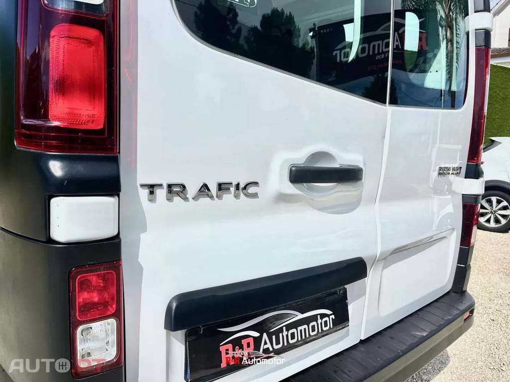 Renault Trafic 1.6dCi L1H1 9 Lugares