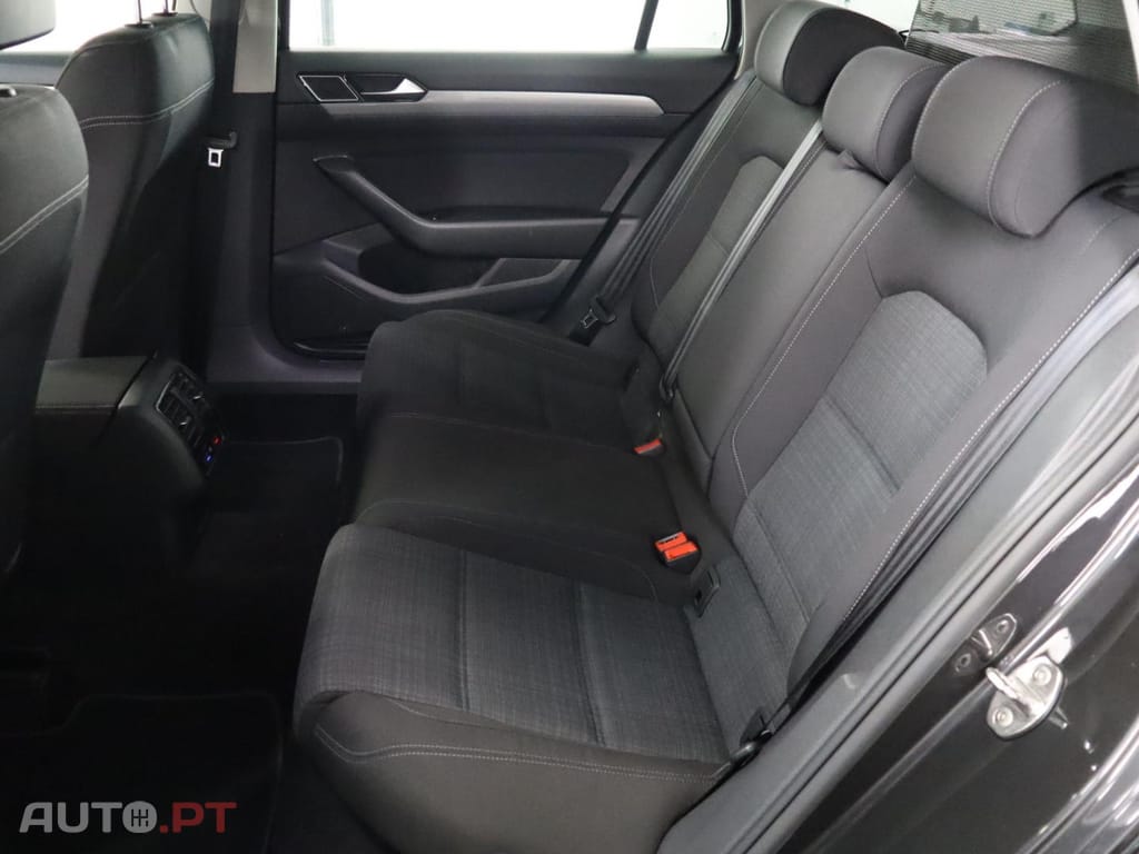 Volkswagen Passat 2.0 TDI  Business DSG Variant