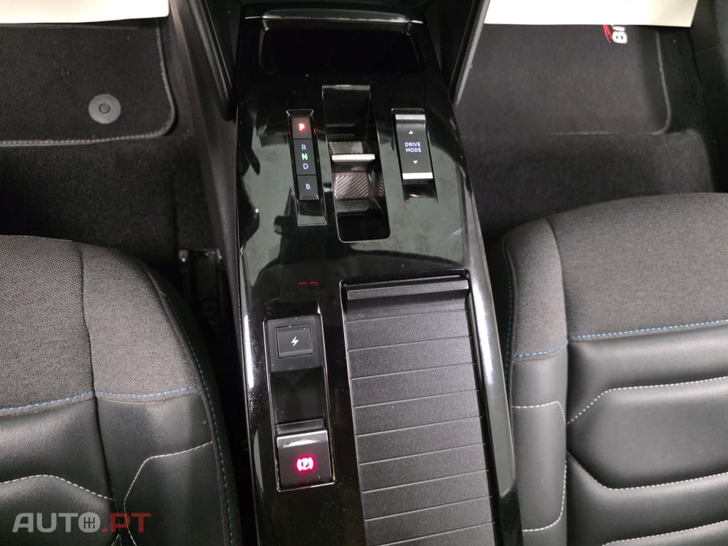 Citroën e-C4 50 kWh Shine — fotografia 77