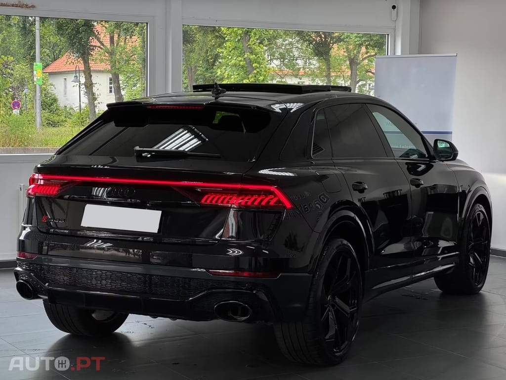 Audi RSQ8 4.0 TFSi quattro Matrix