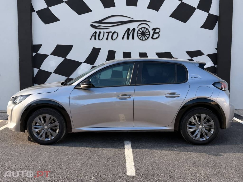 Peugeot E-208 50 kWh Style