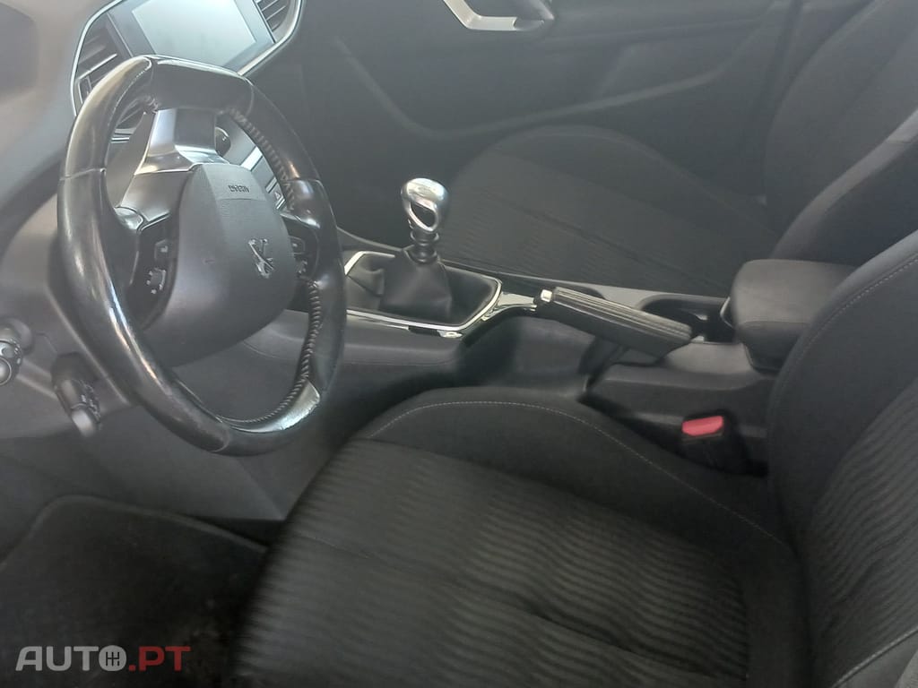 Peugeot 308 SW 1.6 BluHdi