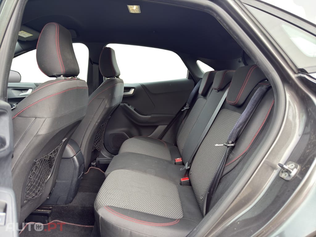 Ford Puma 1.0 EcoBoost MHEV ST-Line