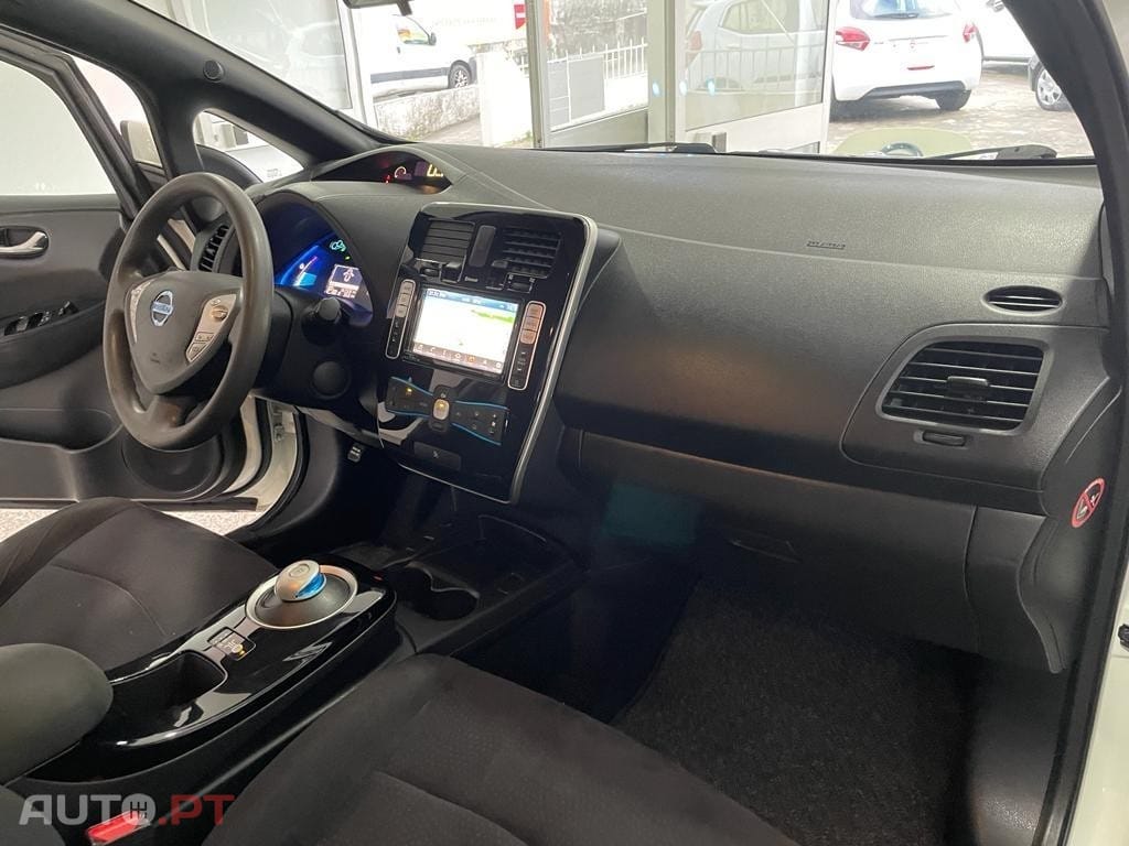 Nissan Leaf Acenta Limited Edition Flex