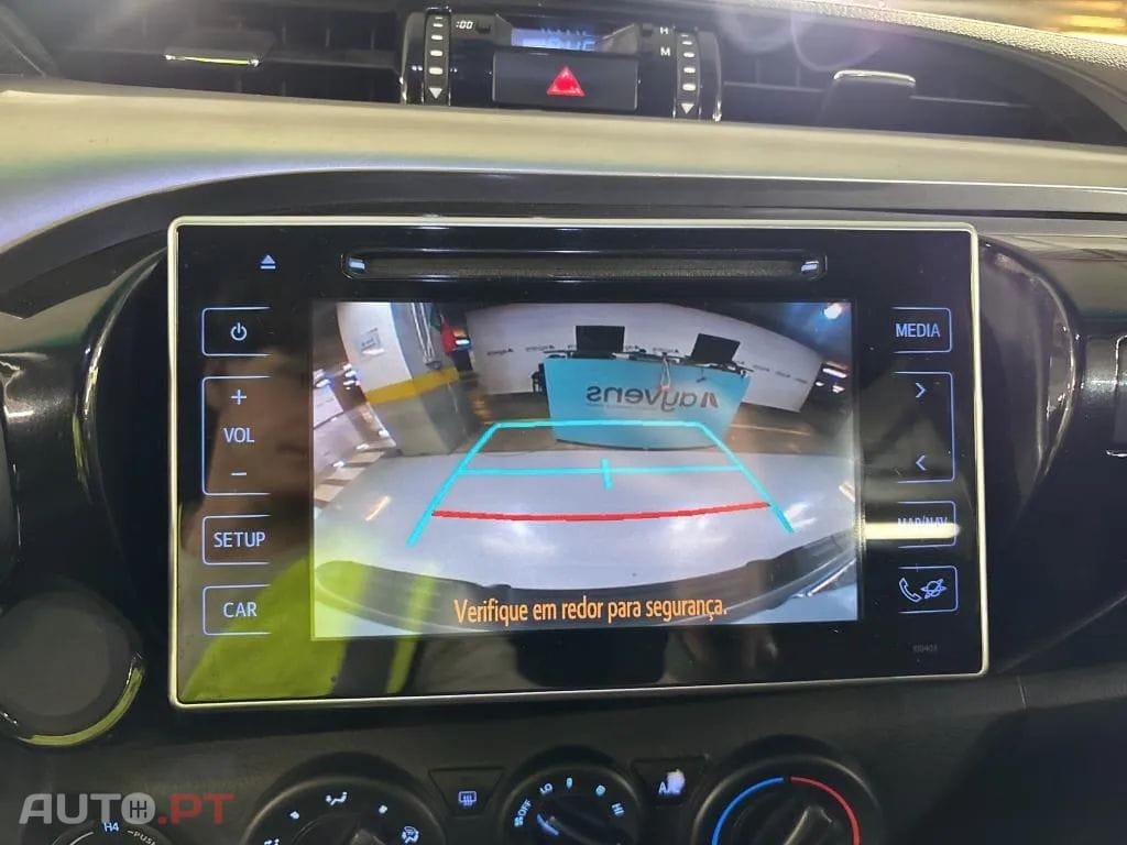 Toyota Hilux 2.4 D-4D 4WD CD Tracker