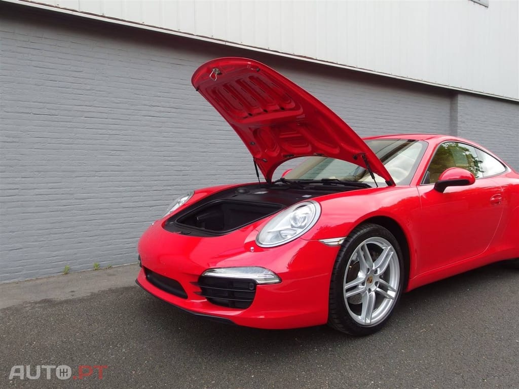 Porsche 911 Carrera