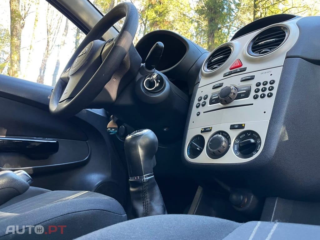 Opel Corsa 1.2 Enjoy