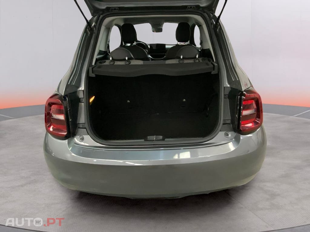 Fiat 500e 42 KWh Icon — fotografia 21