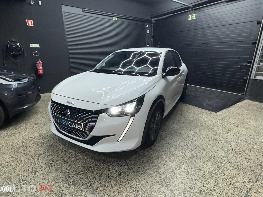Peugeot E-208 50 kWh Allure Pack