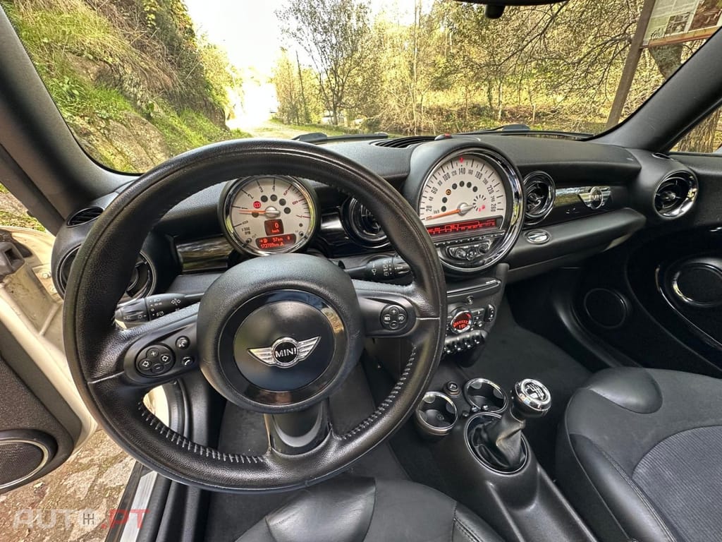 MINI Cooper Cooper D